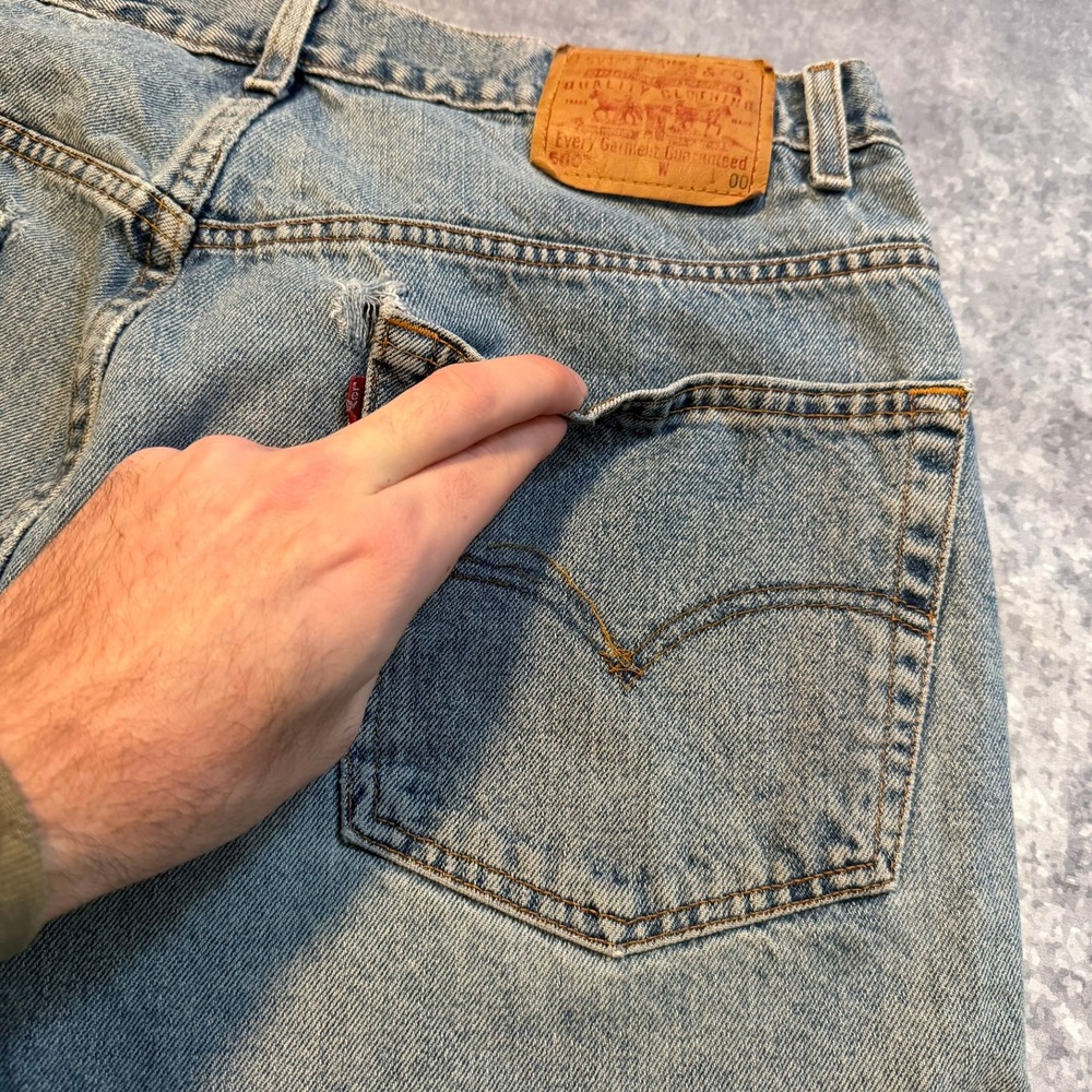 Vintage Levi's 560 Mens =Relaxed Fit Denim Jean‎ Shorts Size 40 Blue Light Wash - Picture 10 of 10
